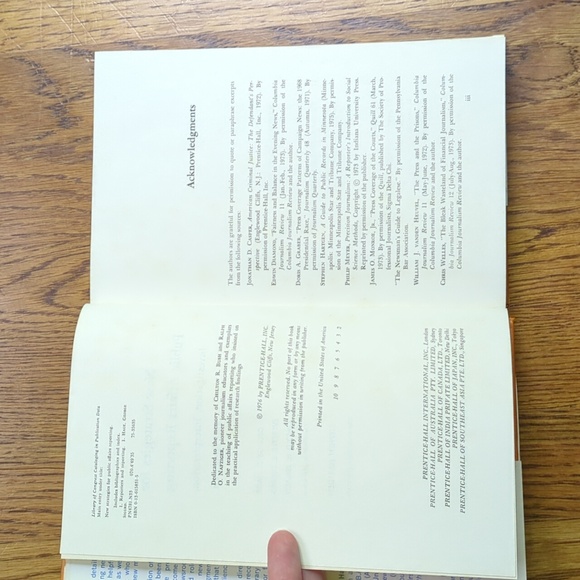 New Strategies For Public Affairs Reporting Hardcover Book Nonfiction Textbook - Picture 6 of 17